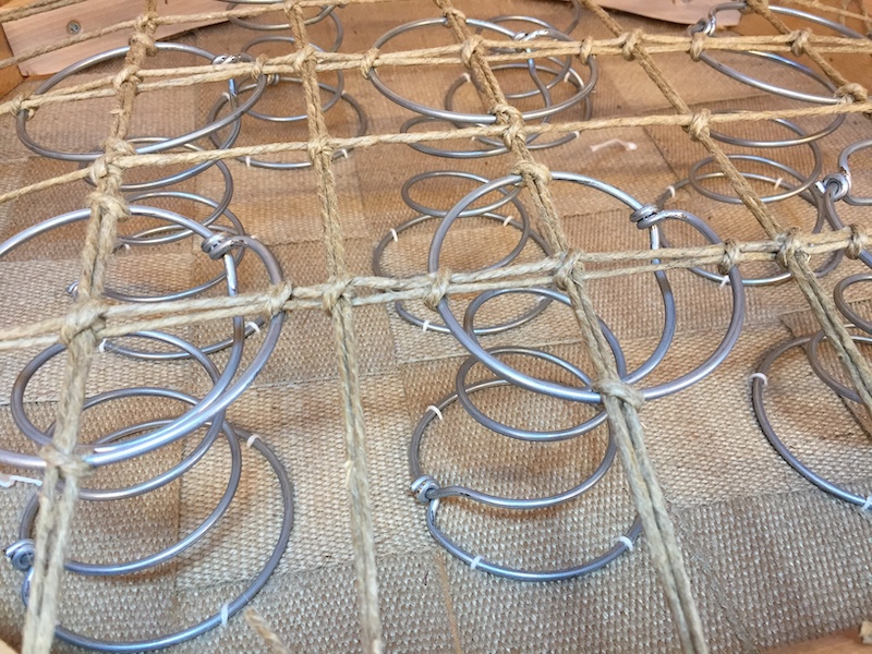 Fauteuil Crapaud guindage ressorts