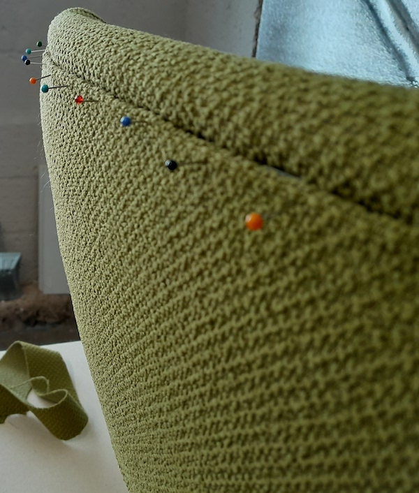 Fauteuil conférence préparation couture point caché