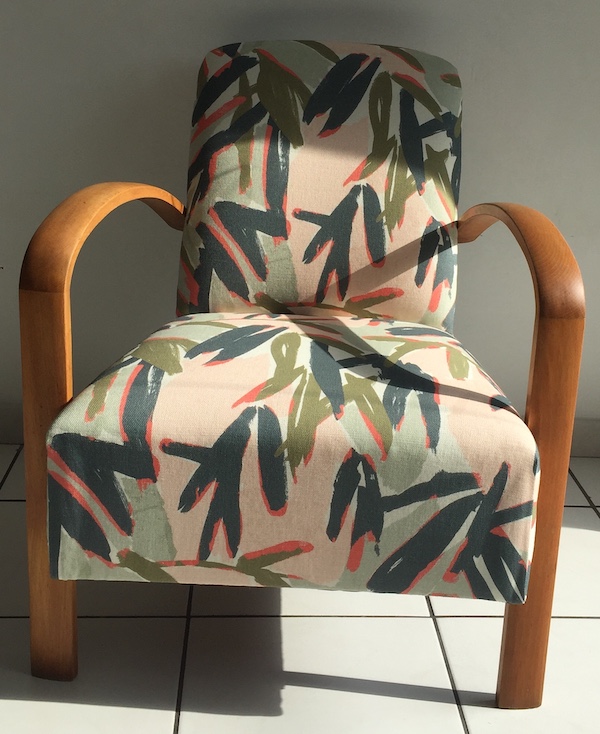 Fauteuil Studio réfection semi-traditionnelle et nouveau tissu