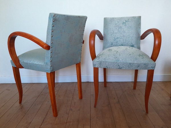 Paire de fauteuils Bridge de face réfection semi-traditionnelle et nouveau tissu